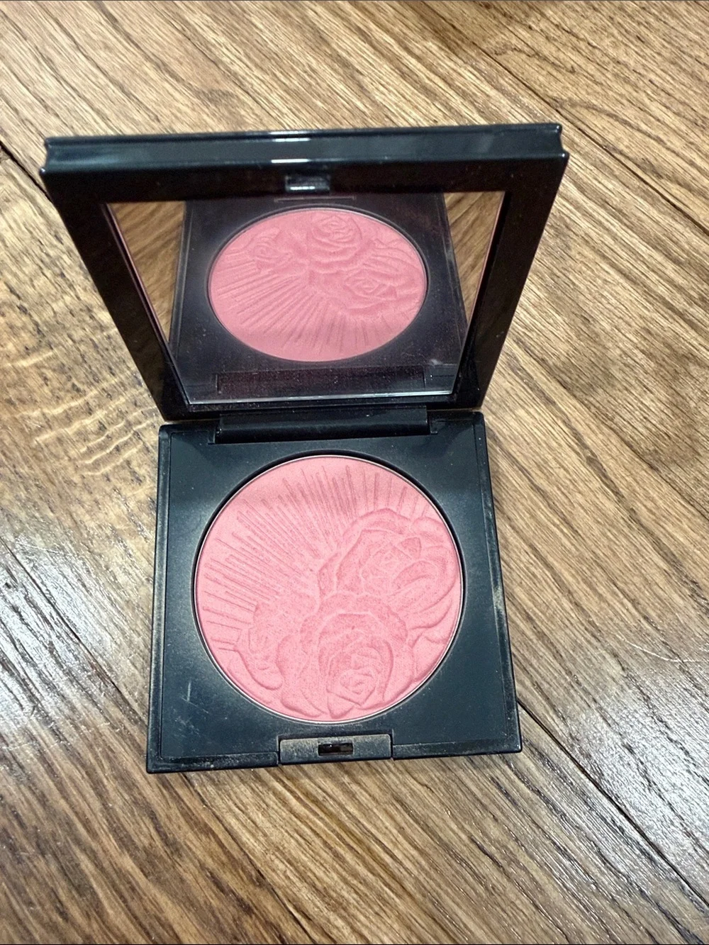 Pat McGrayh SkinFetish Divine Blush in Nymphettw